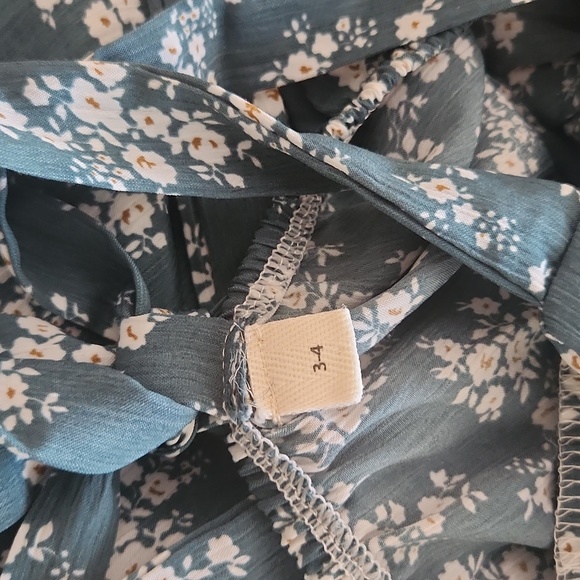 AS IS Floral romper - Picture 11 of 11